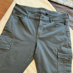 American Eagle Outfitters Women's Gray Cargo Jeans